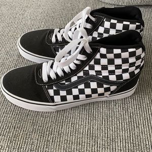 Vans sneakers- never worn